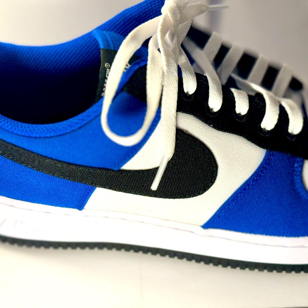 Blue and white color block sneakers